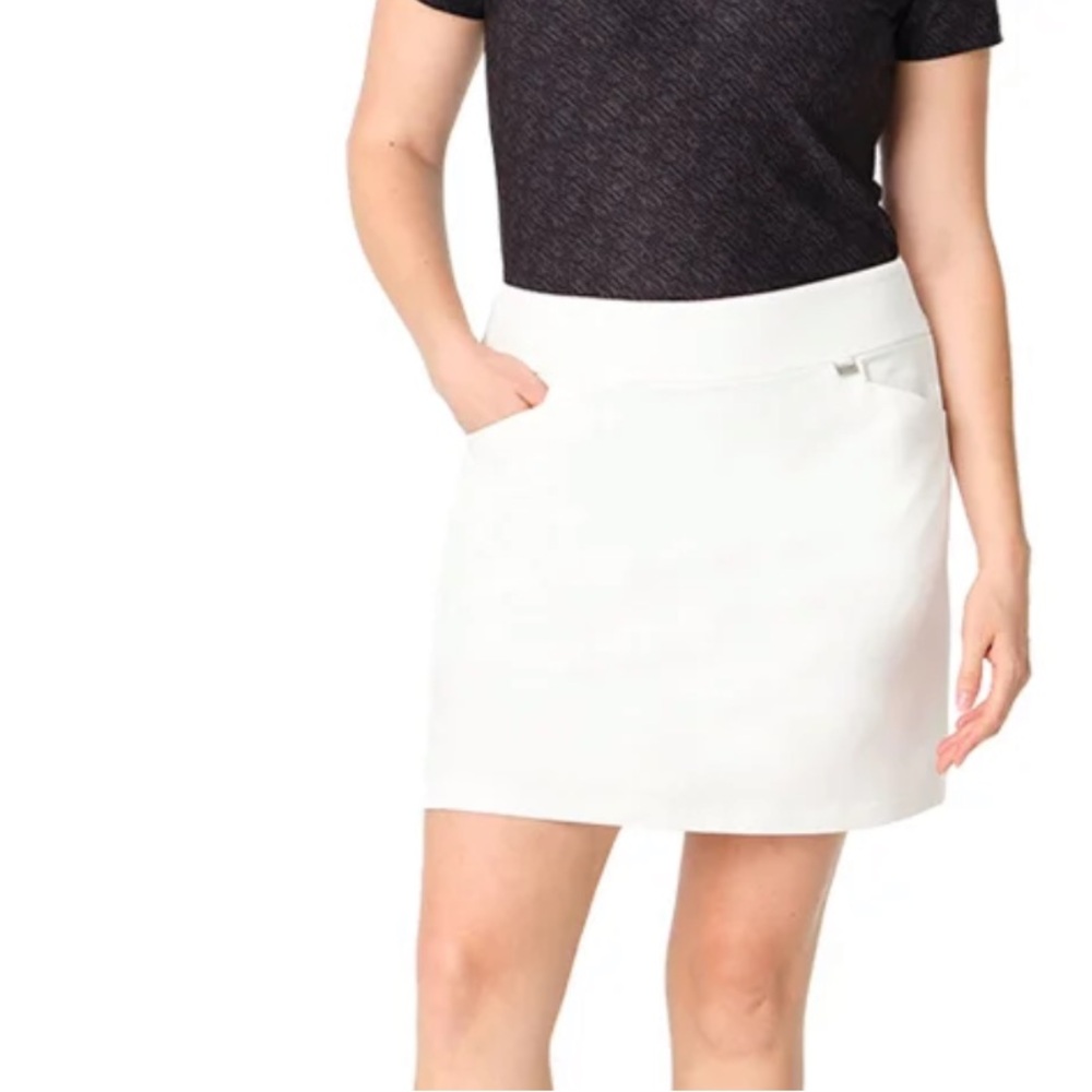 NWT. Greg Norman Ladies Skort. Size XL.